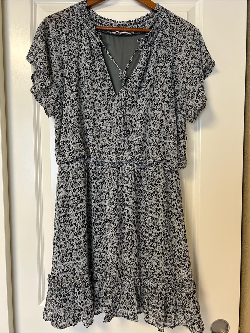 Miami Gray Leopard Print Ruffle Casual Dress